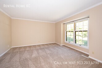 12561 W 105th St in Lenexa, KS - Foto de edificio - Building Photo