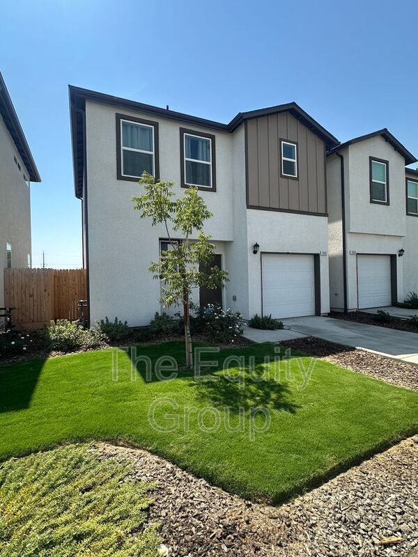 1087 Buena Vis Ln in Hanford, CA - Building Photo - Building Photo
