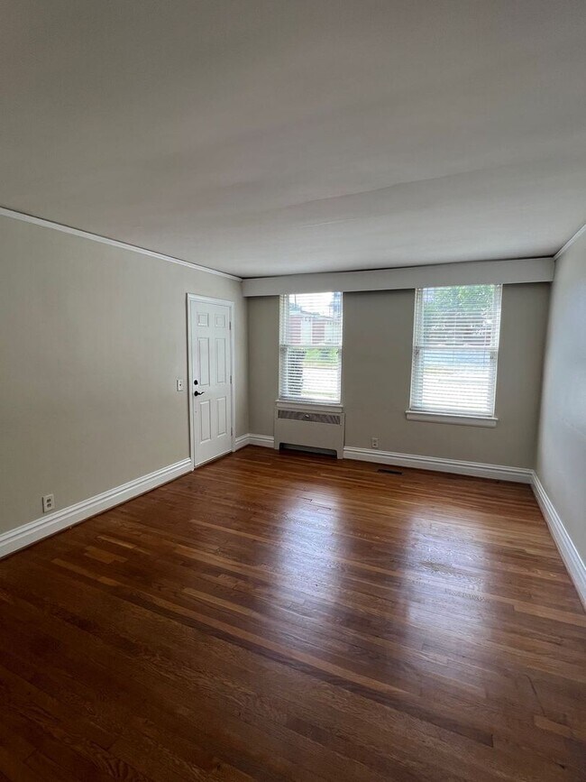 1108 W Friendly Ave in Greensboro, NC - Building Photo - Building Photo