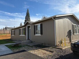 7045 Molokai Dr in Paradise, CA - Building Photo