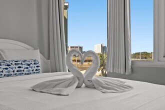 8817 S Thomas Dr in Panama City Beach, FL - Building Photo - Building Photo