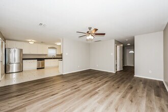 6945 Meadow Way Ln in Fort Worth, TX - Building Photo - Building Photo