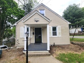 15 Plane St in Butler, NJ - Building Photo - Building Photo