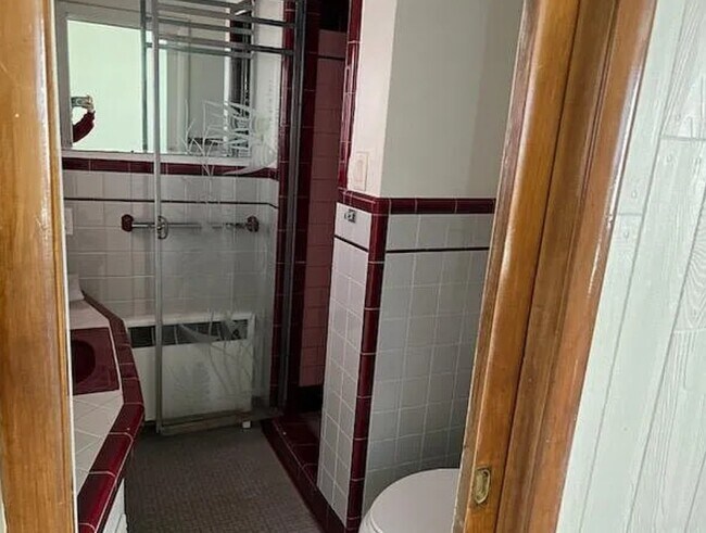 315 W 11th St, Unit 315 B upper floor in Hazleton, PA - Foto de edificio - Building Photo