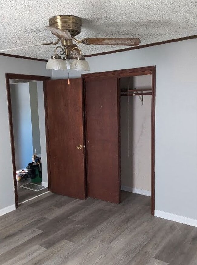 310 E Jackson St in Versailles, MO - Building Photo - Building Photo