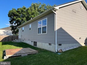 203 NEPTUNE Way in Inwood, WV - Building Photo - Building Photo