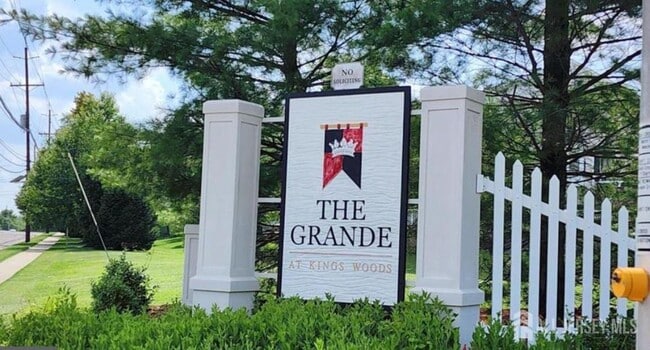 property at 113 Lionheart Ln