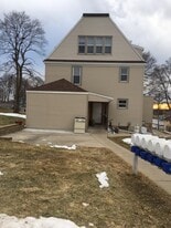 426 N 8th Ave, Unit 4 in West Bend, WI - Building Photo