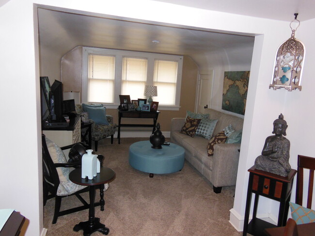 property at 3139 S Mabbett Ave