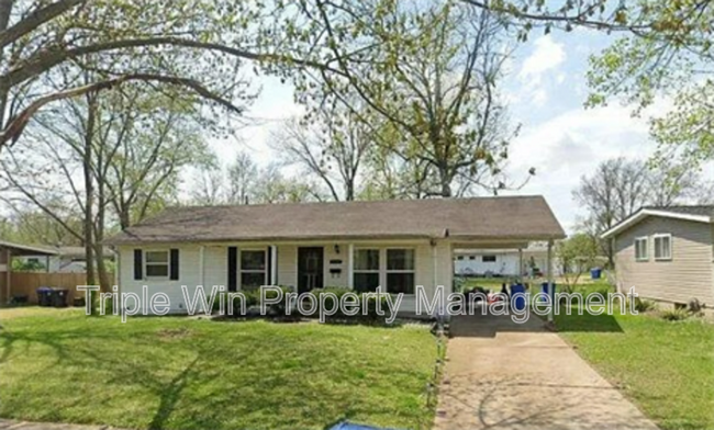 property at 220 Falcon Dr