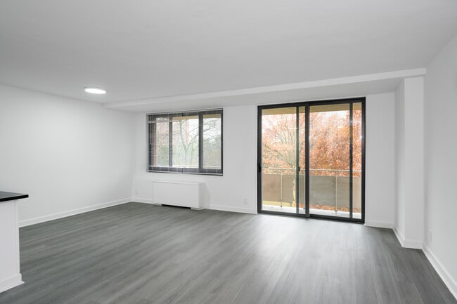 Ashlawn at Southern Towers in Alexandria, VA - Foto de edificio - Interior Photo