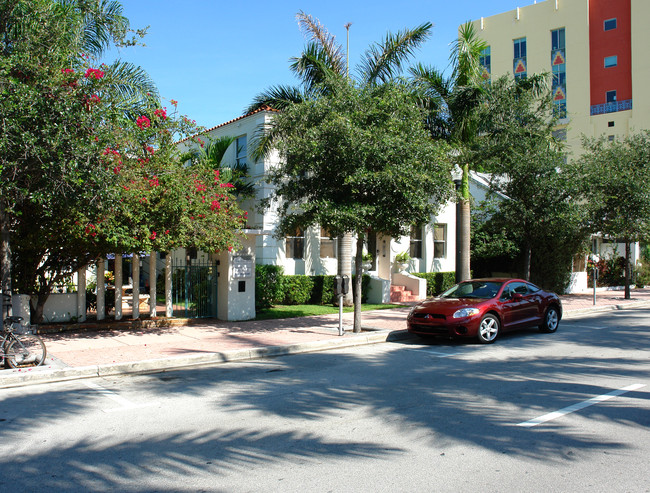 350 Washington Ave in Miami Beach, FL - Building Photo - Building Photo