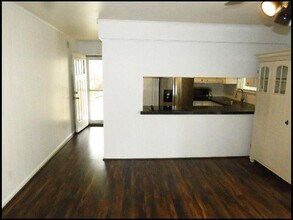 101 White Oak Ln in Little Rock, AR - Foto de edificio - Building Photo