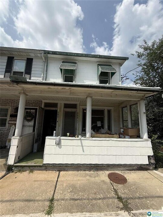 145-146 E Center St in Nesquehoning, PA - Foto de edificio