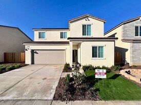 4445 Buckingham Ave in Clovis, CA - Building Photo