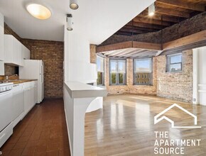 553 W Wellington Ave, Unit 3R in Chicago, IL - Building Photo - Building Photo