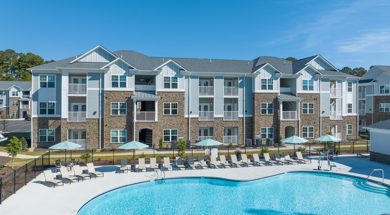 Hudson Carolina Colours in New Bern, NC - Building Photo