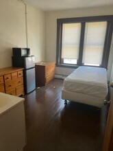 248-262 Middlesex St, Unit 260 in Lowell, MA - Building Photo - Building Photo