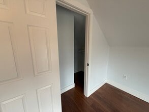 1367 Burdette Ave, Unit 3rd floor in Cincinnati, OH - Foto de edificio - Building Photo