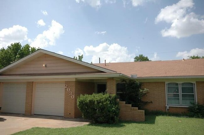 property at 2030 Encino Cir