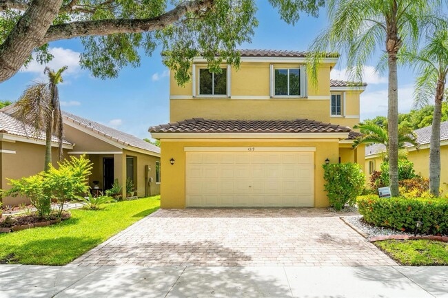 property at 4319 Greenbriar Ln