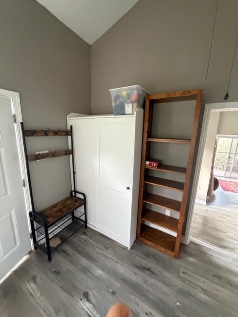 14362 Ladd Canyon Rd in Silverado, CA - Foto de edificio - Building Photo