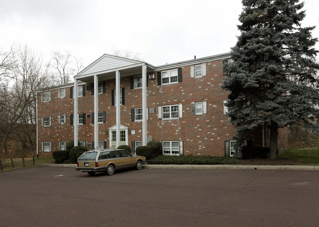 Chestnut House Apartments in Souderton, PA - Building Photo - Building Photo