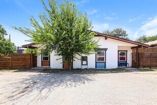 2717 Parker Ln in Austin, TX - Building Photo