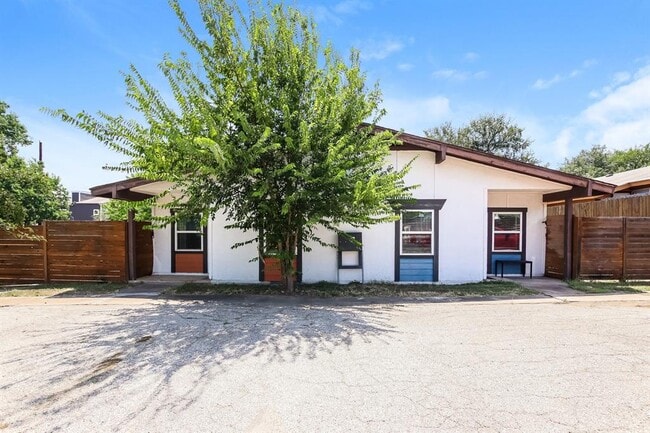 property at 2717 Parker Ln