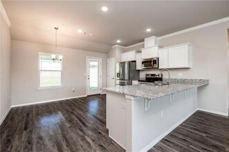 6904 SW Pilgrim Rd in Bentonville, AR - Building Photo - Building Photo