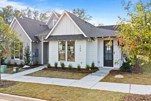 106 Summer St in Opelika, AL - Building Photo