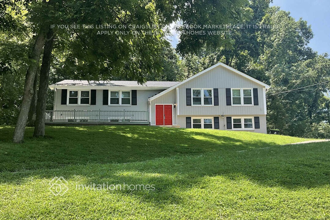 539 Glen Echo Dr in Old Hickory, TN - Foto de edificio