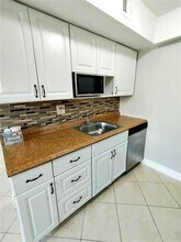 5701 NW 21st St in Lauderhill, FL - Building Photo - Building Photo