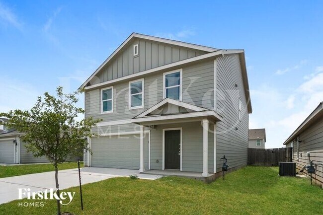 2438 Double Oak Dr in New Braunfels, TX - Building Photo - Building Photo