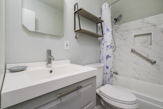 7971 Hanford Way, Unit 5 - Small in Sacramento, CA - Building Photo - Building Photo