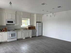 311 Rosalinda Dr in Del Rio, TX - Building Photo - Building Photo