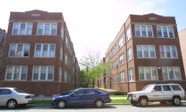 821 E 49th St in Chicago, IL - Foto de edificio - Building Photo