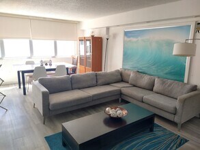 6039 Collins Ave, Unit 1710 in Miami Beach, FL - Foto de edificio - Building Photo