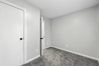 118 Parkdale Ave in Hampton, VA - Foto de edificio - Building Photo