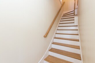 9 Rock Valley Ave in Everett, MA - Foto de edificio - Building Photo