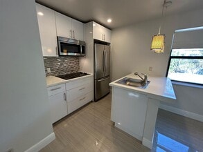 112 NE 5th St in Fort Lauderdale, FL - Building Photo - Building Photo