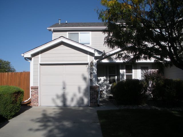 1209 Warrior Way in Lafayette, CO - Building Photo