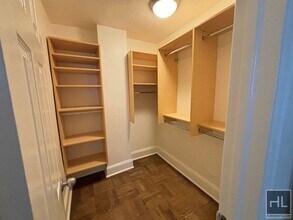 East 79th Street in New York, NY - Foto de edificio - Building Photo