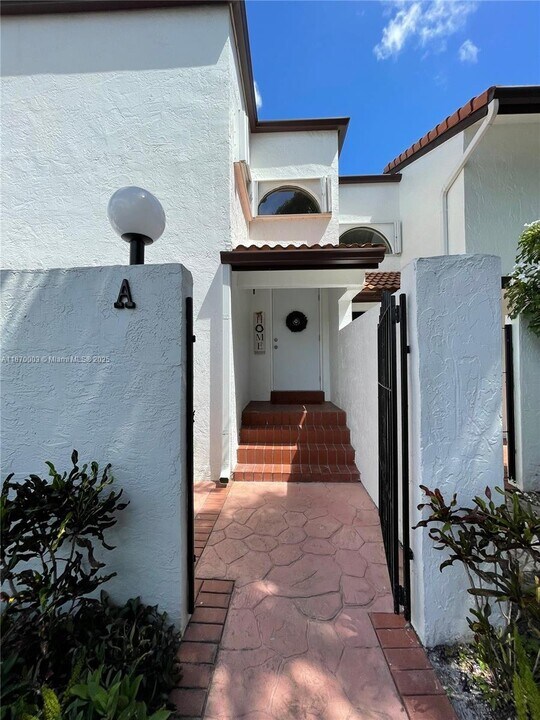 1301 SW 124th Ct in Miami, FL - Building Photo