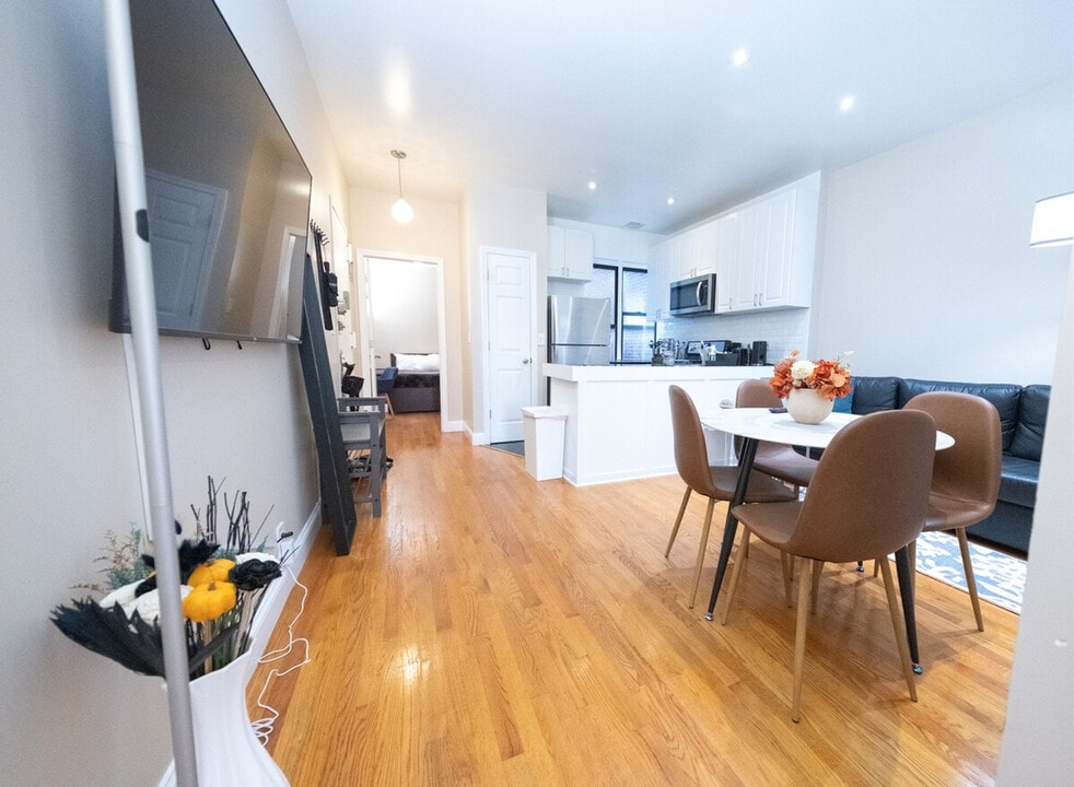 230 W 113th St in New York, NY - Building Photo