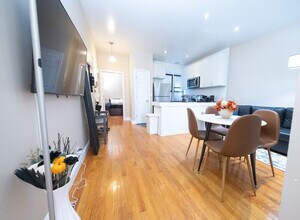 230 W 113th St in New York, NY - Foto de edificio - Building Photo