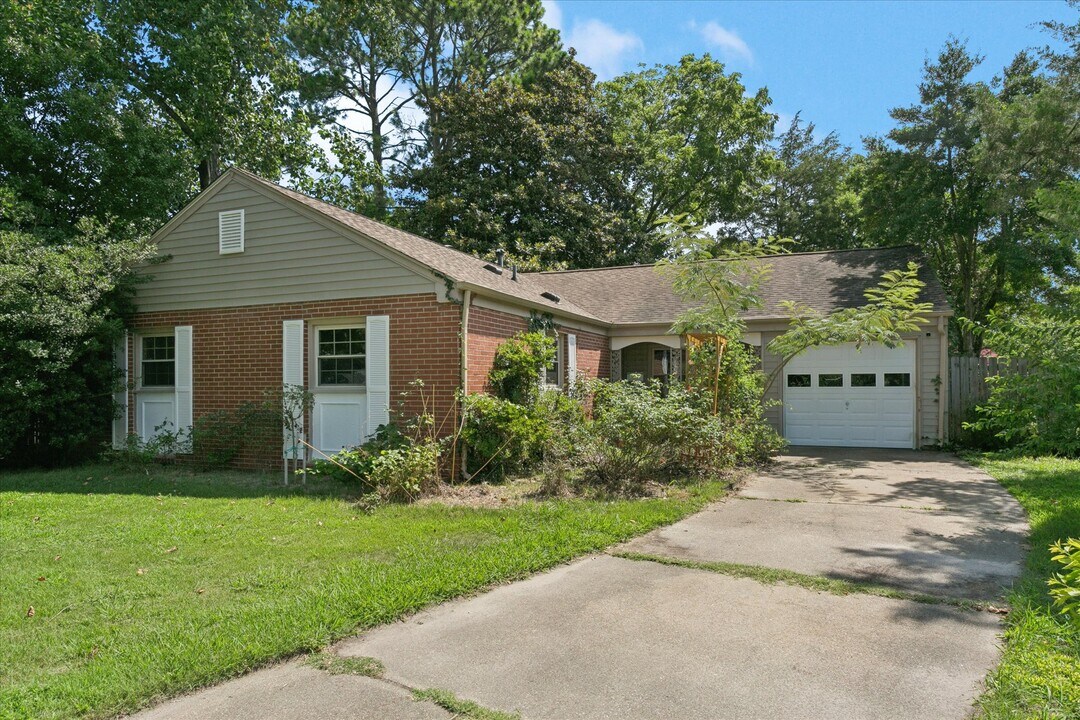 700 Pelham Dr in Newport News, VA - Building Photo