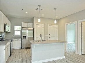 102 Blue Ridge Trail in West Lake Hills, TX - Foto de edificio - Building Photo