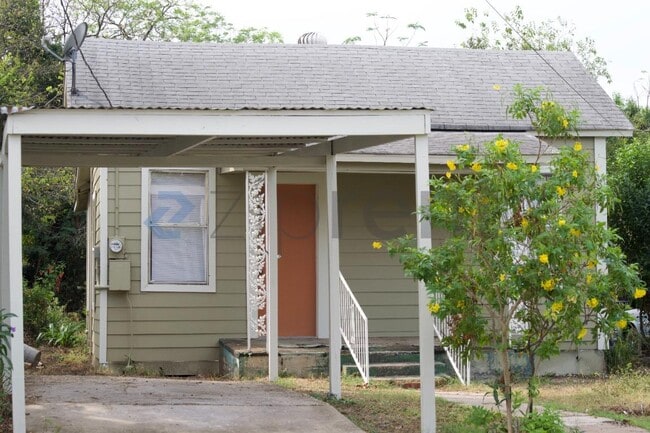 property at 521 S Polaris