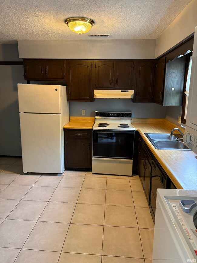 519 Villa Park Ct in Fort Wayne, IN - Building Photo - Building Photo